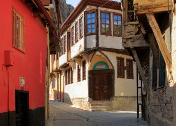 Afyonkarahisar: Termalden Kültür ve Lezzet Durağına